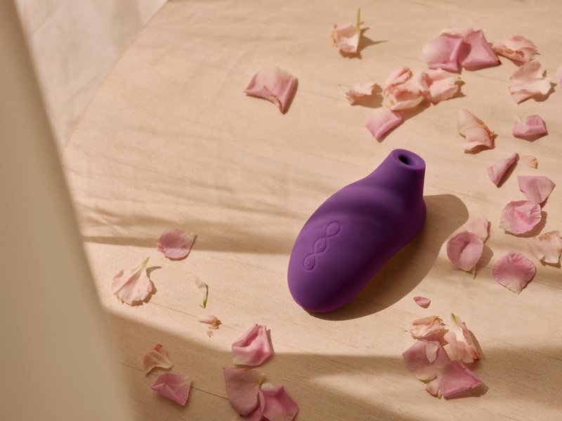 LELO SONA 2 PURPLE SONIC WAVES MASSAGER: WATERPROOF ORAL STIMULATOR
