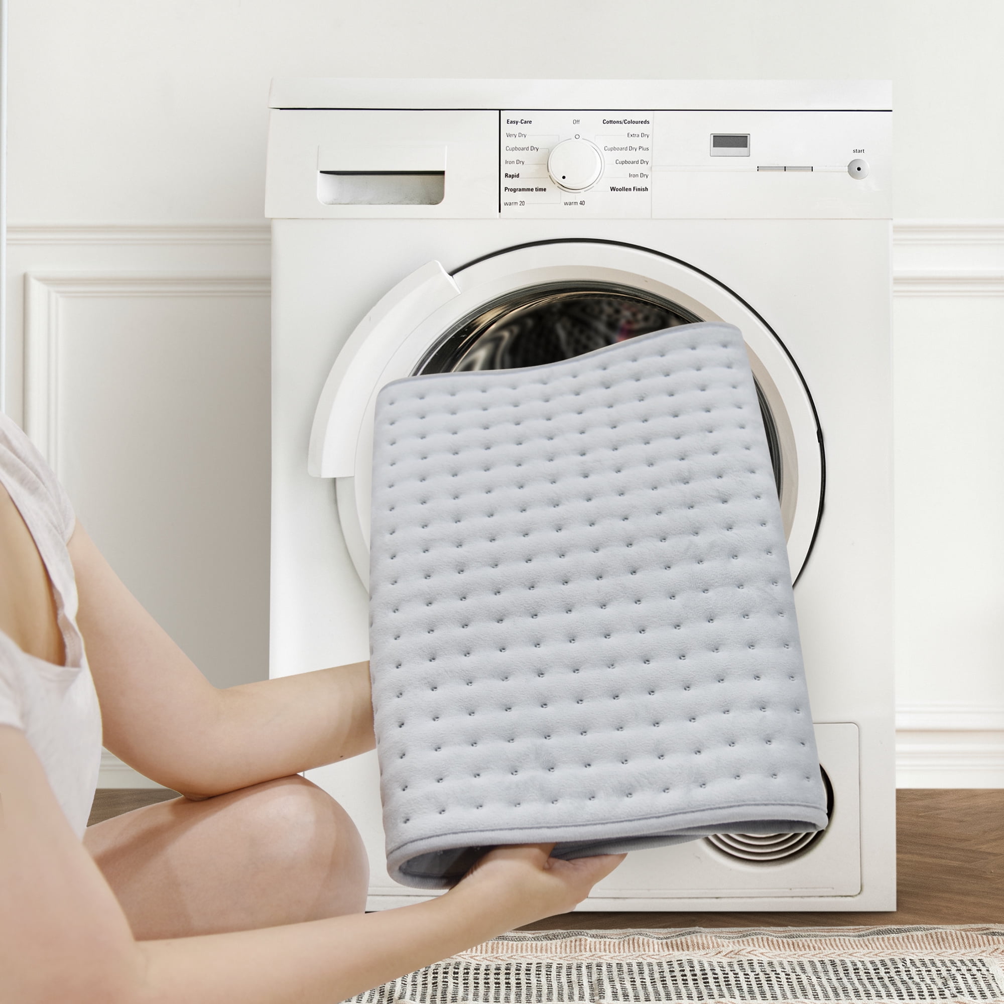 EQUATE XXL ELECTRIC HEATING PAD WITH 6 HEAT SETTINGS, AUTO SHUT OFF | 18 X 33 IN