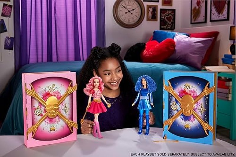 DISNEY DESCENDANTS: RISE OF RED DOLL & PLAYSET WITH SORCERER’S COOKBOOK - BRIDGET, QUEEN OF HEARTS, FIZZ & SLIME