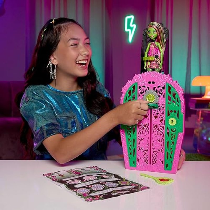 MONSTER HIGH SKULLTIMATE SECRETS VENUS MCFLYTRAP DOLL SET WITH REVEAL CLOSET & TEA PARTY SURPRISES