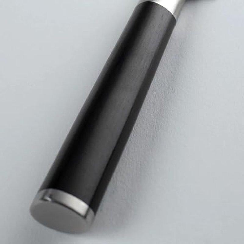 SHUN CLASSIC 5.5" SANTOKU KNIFE WITH VG-MAX CORE AND DAMASCUS CLADDING, PAKKAWOOD HANDLE: VERSATILE JAPANESE CUTTING TOOL
