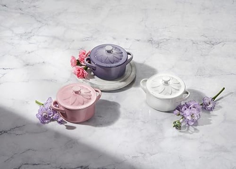 LE CREUSET MINI ROUND COCOTTE WITH FLOWER LID, 8OZ, MERINGUE - STONEWARE