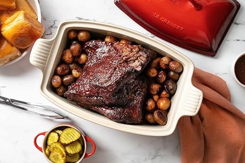 LE CREUSET 4.5 QT. WHITE STONEWARE DEEP BAKER WITH LID