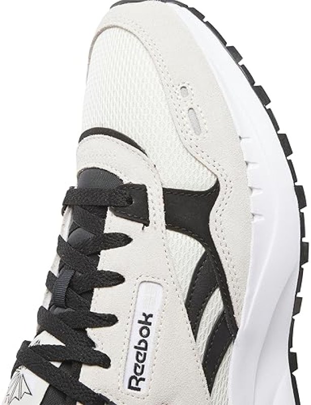 REEBOK CLASSIC LEATHER MEN'S SNEAKERS - STYLISH AND TIMELESS
