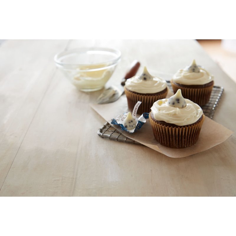 HERSHEY'S KISSES COOKIES 'N' CREME SHARE PACK 10 OZ, CANDY