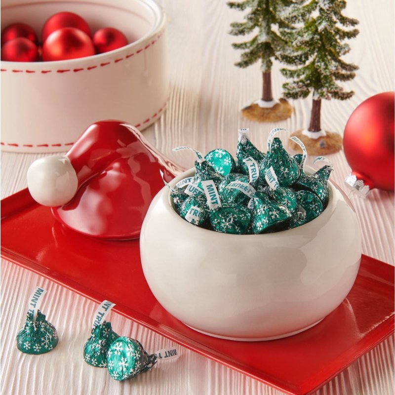 HERSHEY'S MINT TRUFFLE KISSES CHRISTMAS CANDY, 9 OZ BAG