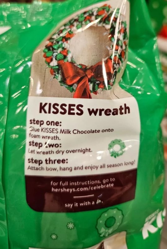 HERSHEY'S SANTA HAT & KISSMAS TREE KISSES 330 CT ASSORTED MILK CHOCOLATES