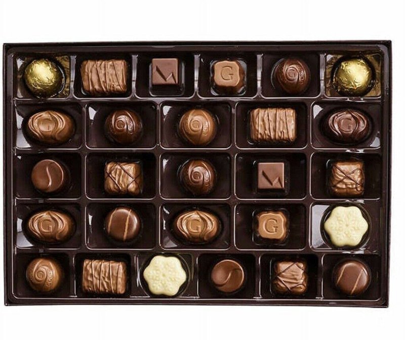 GODIVA BELGIUM GOLDMARK ASSORTED CHOCOLATE, 11.3 OZ - 26 PIECES