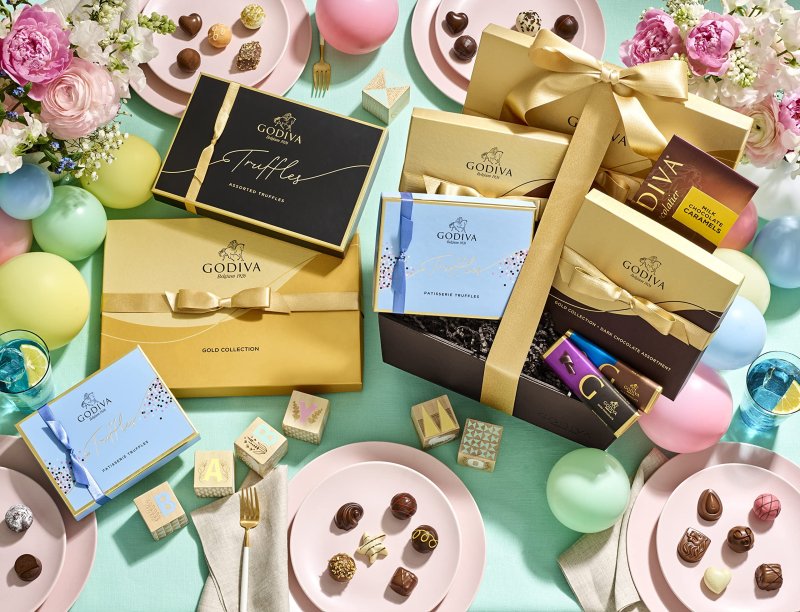 GODIVA 12-PIECE SIGNATURE CHOCOLATE TRUFFLES GIFT BOX