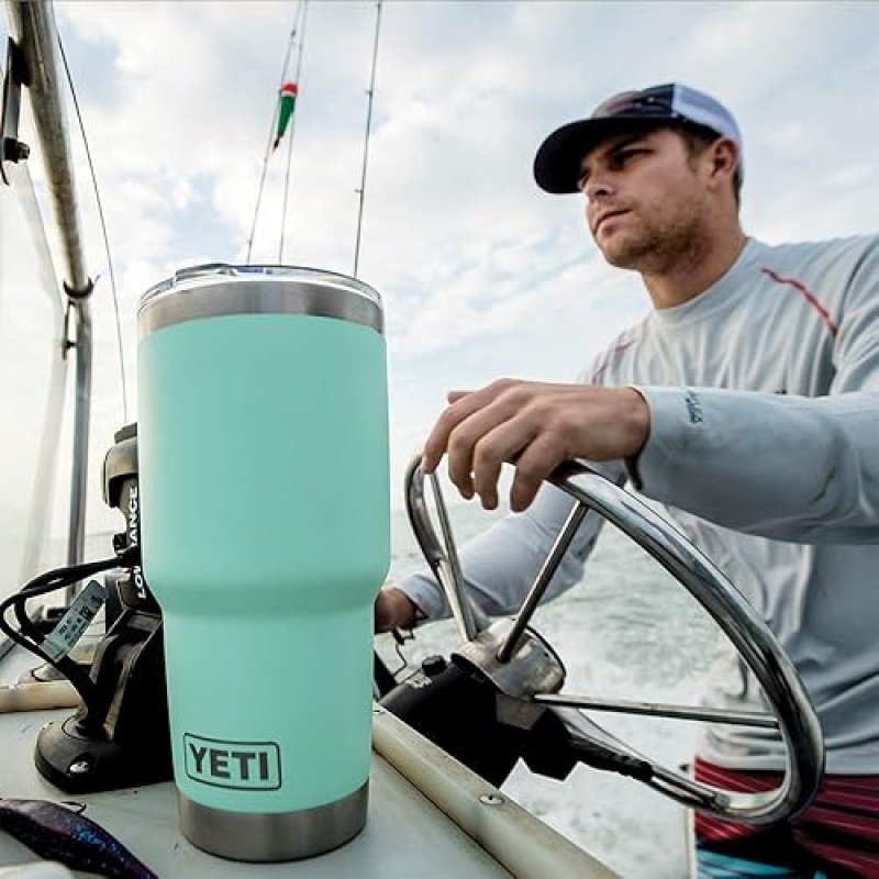 YETI RAMBLER 30 OZ STAINLESS STEEL TUMBLER WITH MAGSLIDER LID - SEAFOAM GREEN