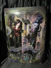 MONSTER HIGH DOLLS KIERAN VALENTINE AND DJINNI WHISP GRANT SDCC NEW SIGNED
