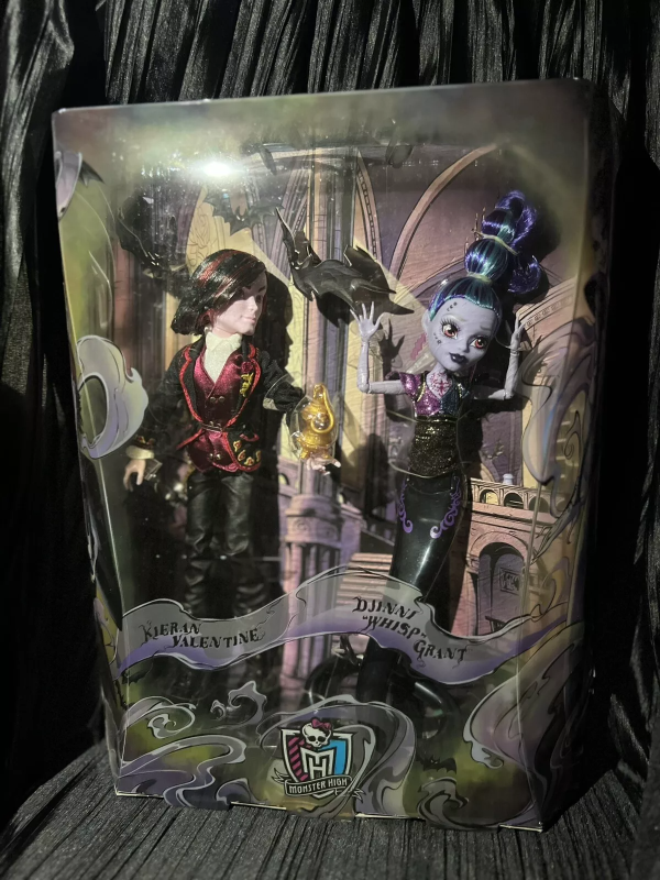 MONSTER HIGH DOLLS KIERAN VALENTINE AND DJINNI WHISP GRANT SDCC NEW SIGNED
