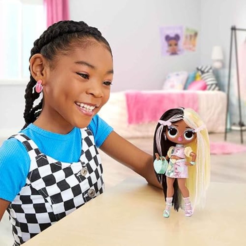 L.O.L. SURPRISE! TWEENS SERIES 4 DARCY BLUSH FASHION DOLL WITH 15 SURPRISES ACCESSORIES