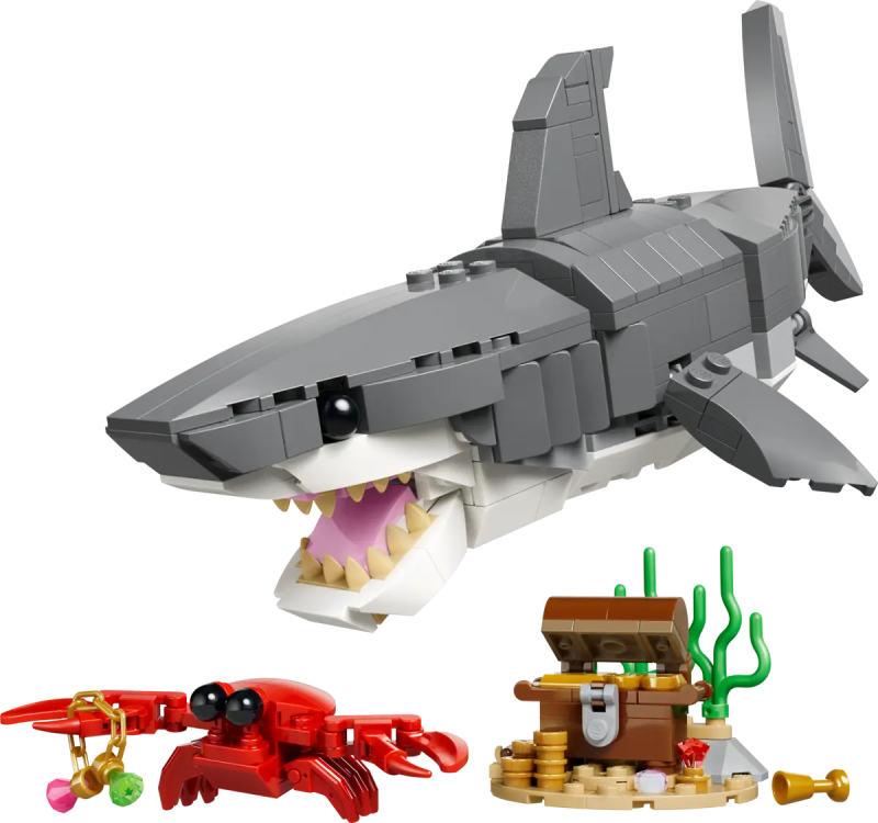 LEGO FIERCE SHARK WITH A TREASURE CHEST