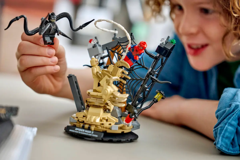 LEGO EPIC BATTLE: SPIDER-MAN VS. SANDMAN