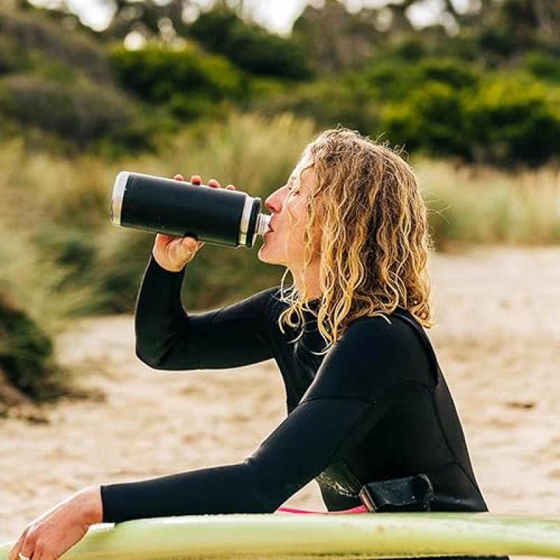 YETI RAMBLER 26 OZ STAINLESS STEEL VACUUM INSULATED BOTTLE WITH LEAKPROOF CHUG CAP