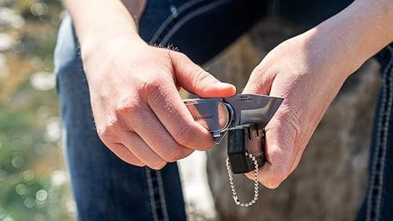 SMITH WESSON HEAVY DUTY KNIFE SHARPENER WITH FINE COARSE SIDES, SCREWDRIVER KEYCHAIN FOR OUTDOOR, SU