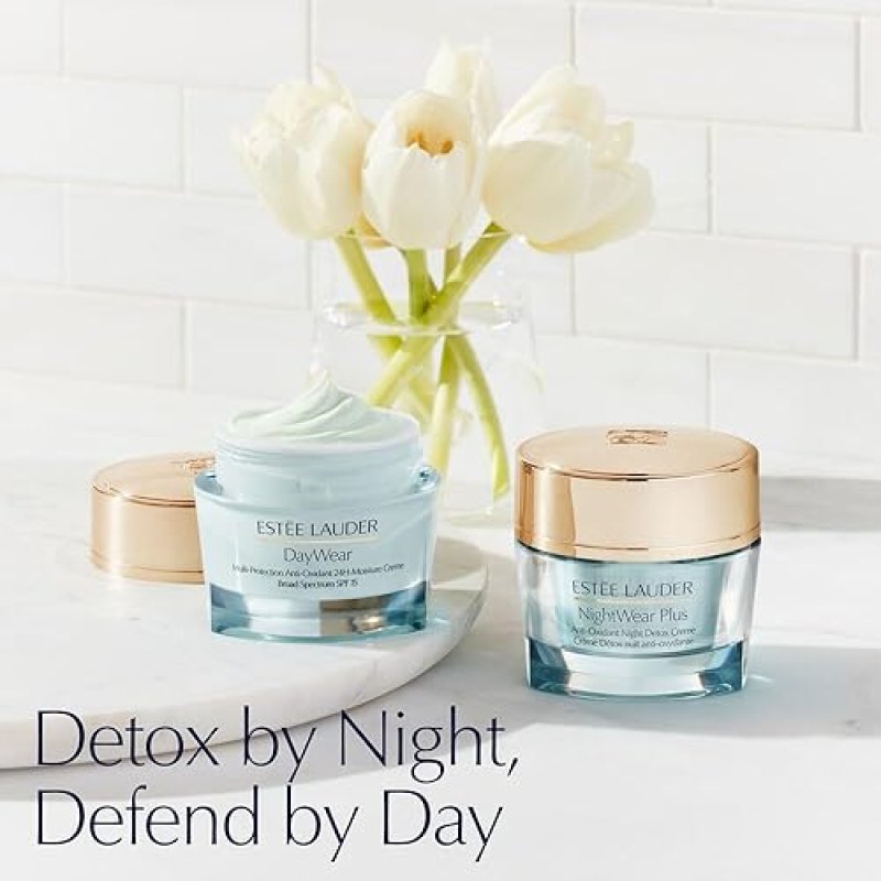 ESTéE LAUDER DAYWEAR SPF 15 ANTI-AGING FACE MOISTURIZER WITH ANTIOXIDANTS 24H HYDRATION