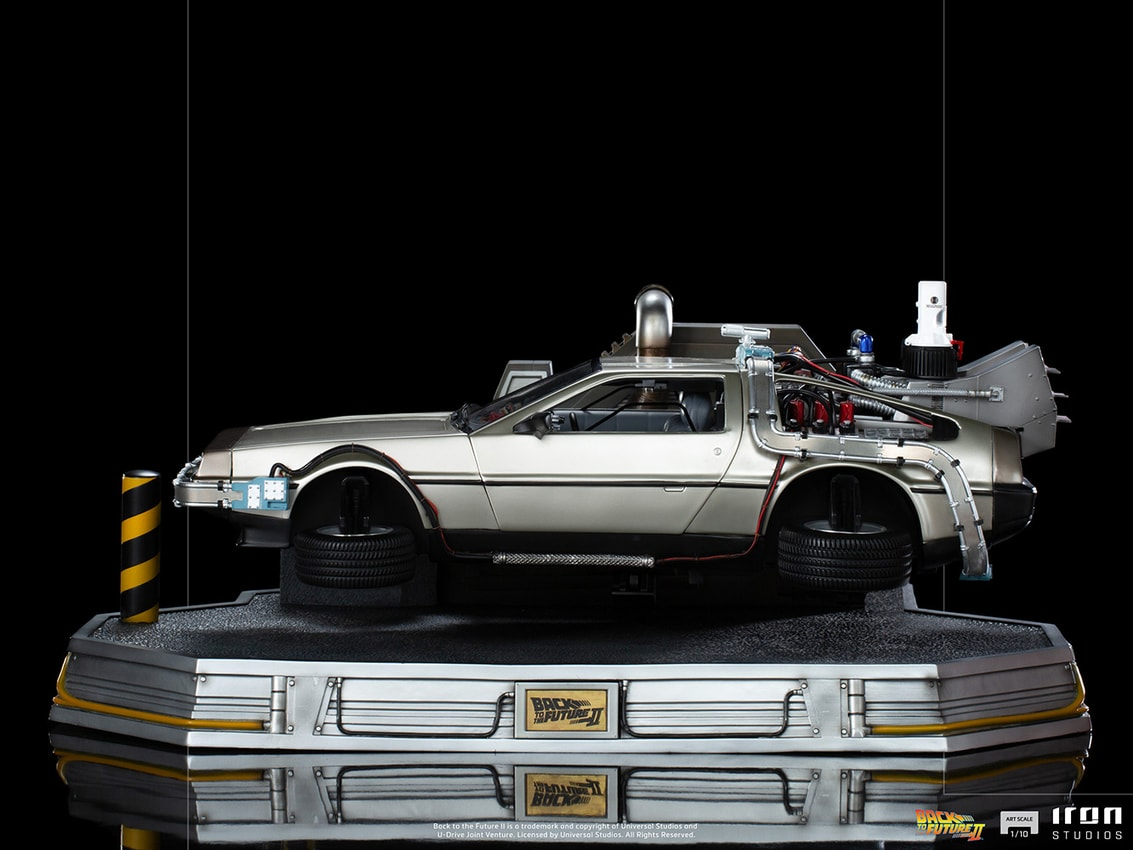 SIDESHOW DELOREAN SET REGULAR VERSION 1:10 SCALE STATUE BY IRON STUDIOS
