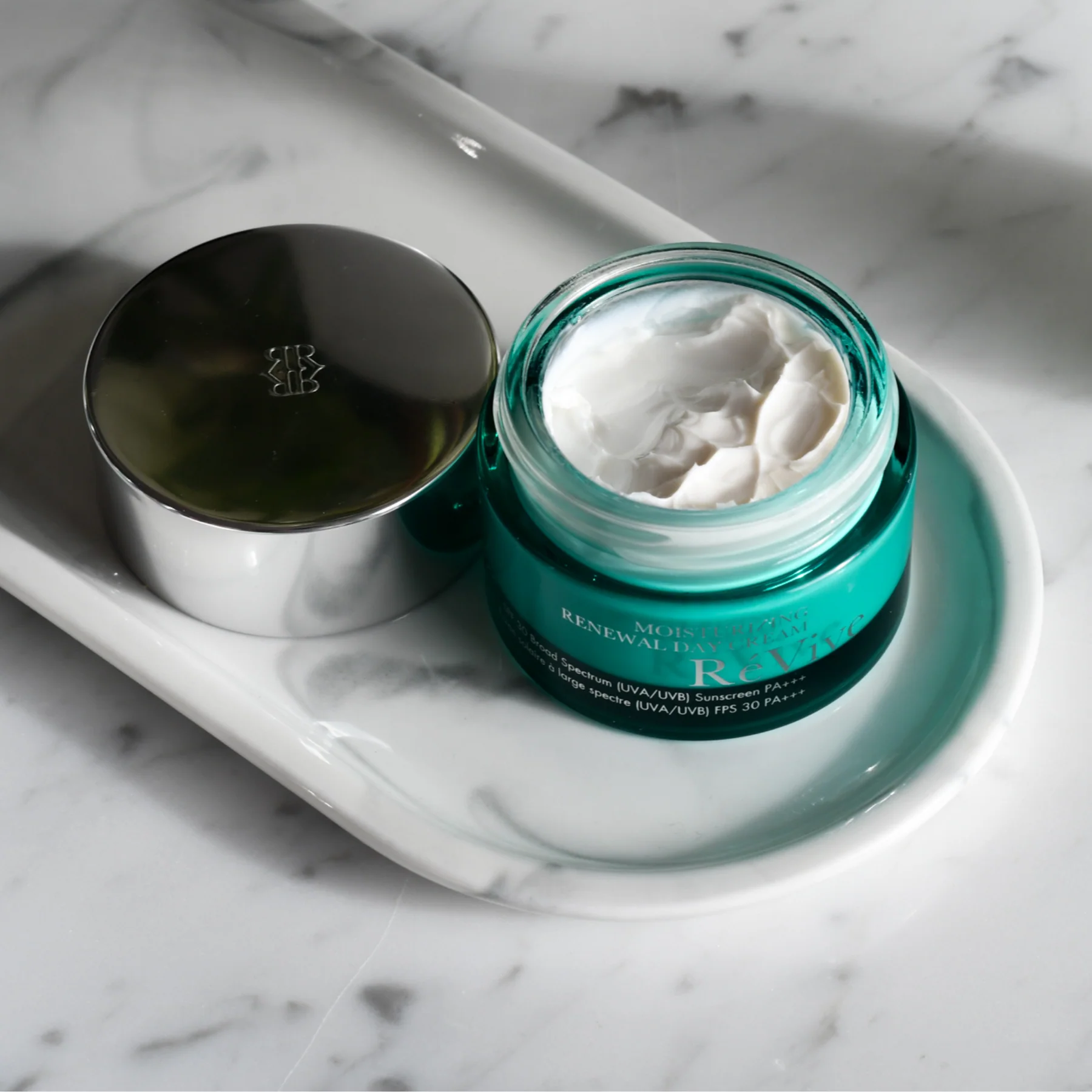 REVIVE SKINCARE MOISTURIZING RENEWAL DAY CREAM / SPF 30 BROAD SPECTRUM UVA & UVB SUNSCREEN 50 ML / 1.7 OZ.