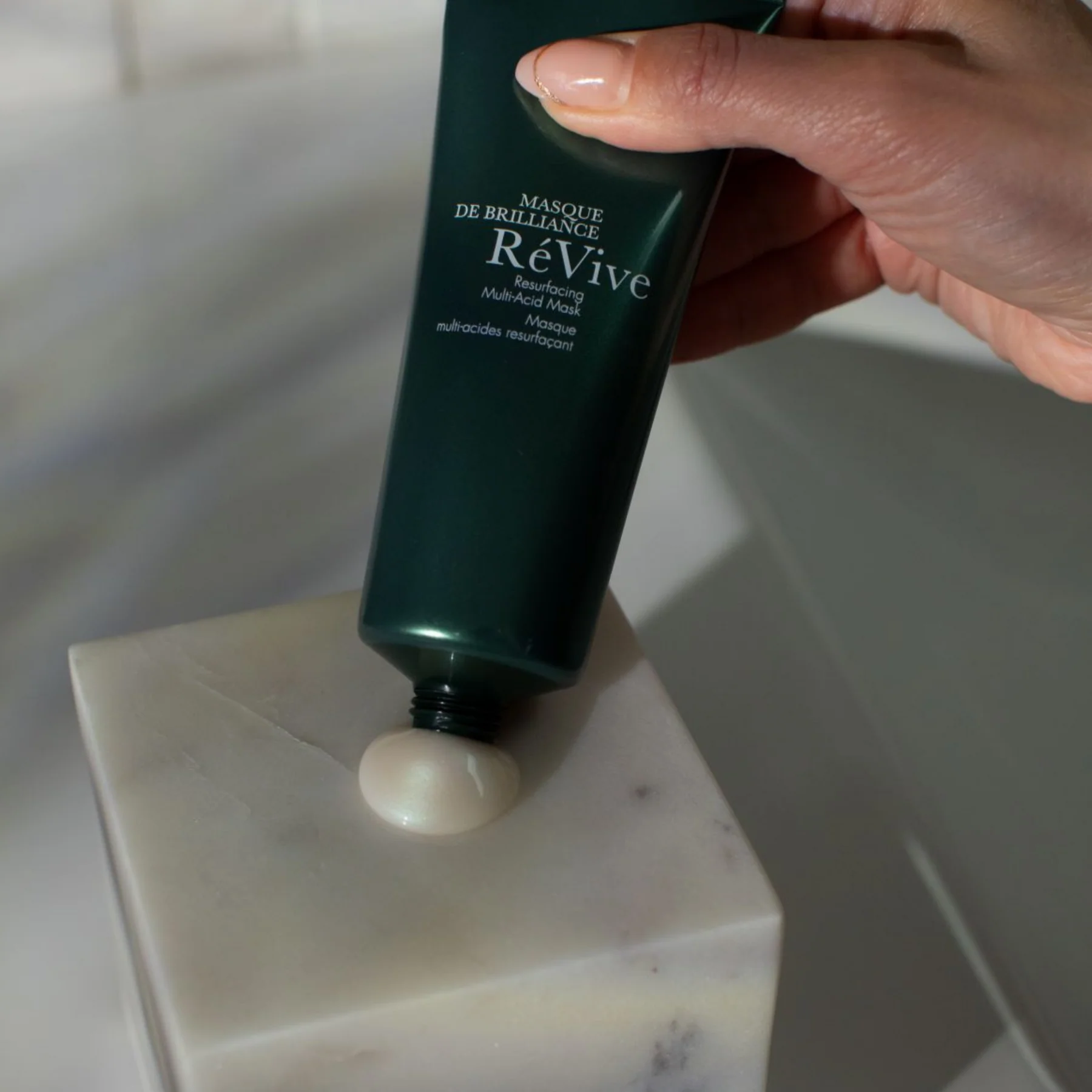 REVIVE SKINCARE MASQUE DE BRILLIANCE / RESURFACING MULTI-ACID MASK 73 ML / 2.4 OZ.