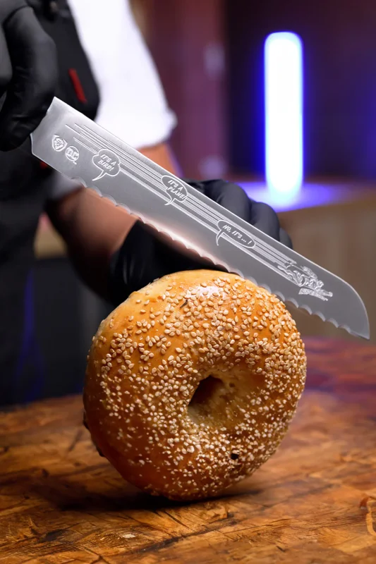 DALSTRONG SUPERMAN™ EDITION BREAD KNIFE 8"