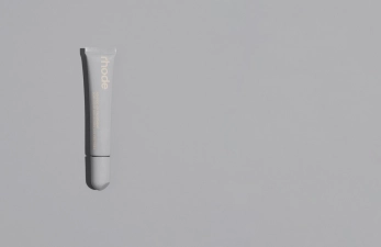 RHODE PEPTIDE LIP TREATMENT  THE NOURISHING LIP LAYER  SALTED CARAMEL