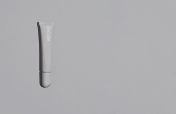 RHODE PEPTIDE LIP TREATMENT  THE NOURISHING LIP LAYER  SALTED CARAMEL