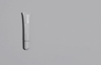 RHODE PEPTIDE LIP TREATMENT  THE NOURISHING LIP LAYER  UNSCENTED