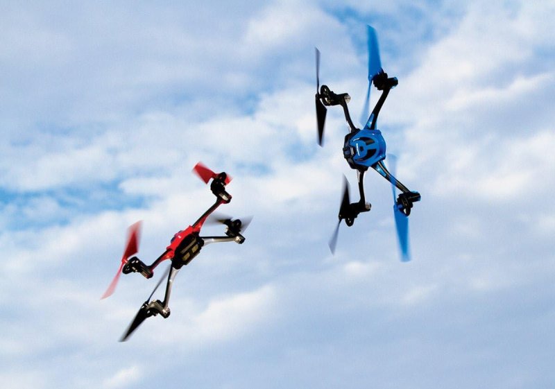 TRAXXAS ALIAS BLUE QUAD ROTOR HELICOPTER HIGH-PERFORMANCE RC DRONE FOR AERIAL FUN