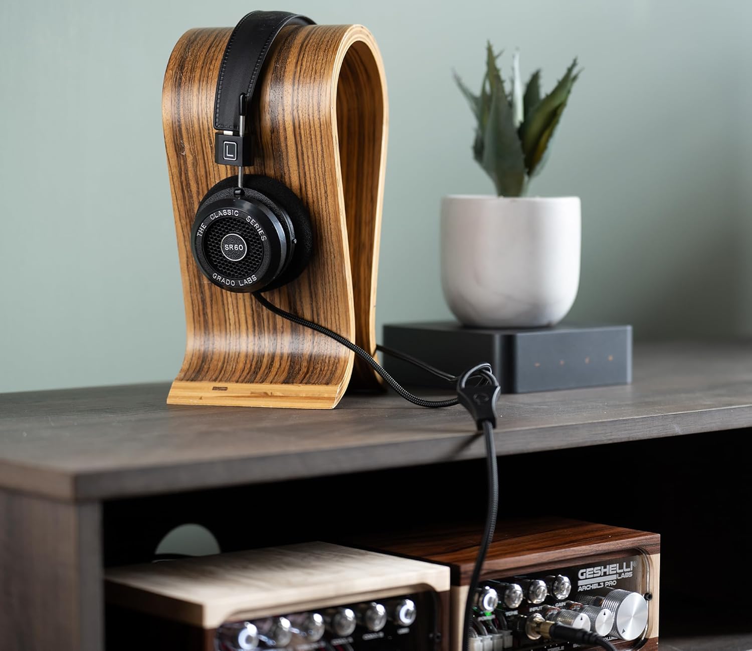 GRADO SR60 CLASSIC SERIES OPEN-BACK WIRED ON-EAR HEADPHONES LIGHTWEIGHT NATURAL SOUND