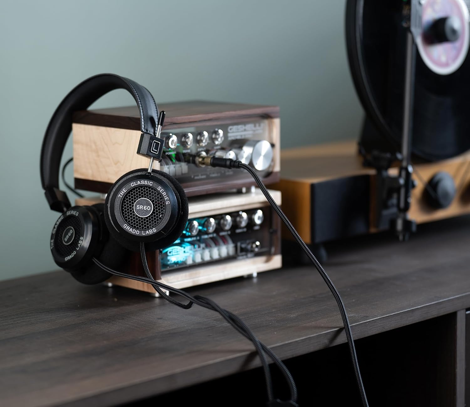 GRADO SR60 CLASSIC SERIES OPEN-BACK WIRED ON-EAR HEADPHONES LIGHTWEIGHT NATURAL SOUND
