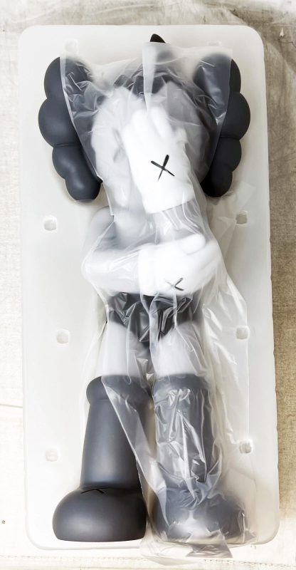 KAWS ASTRO BOY AUTHENTIC 2013 MEDICOM TOYGREY BLACK