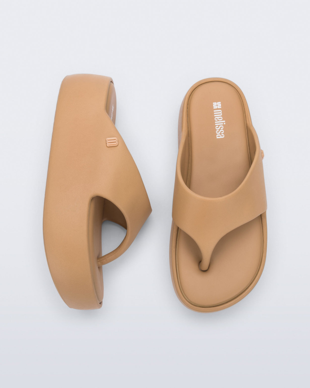 MELISSA FREE PLATFORM THONG  DARK BEIGE