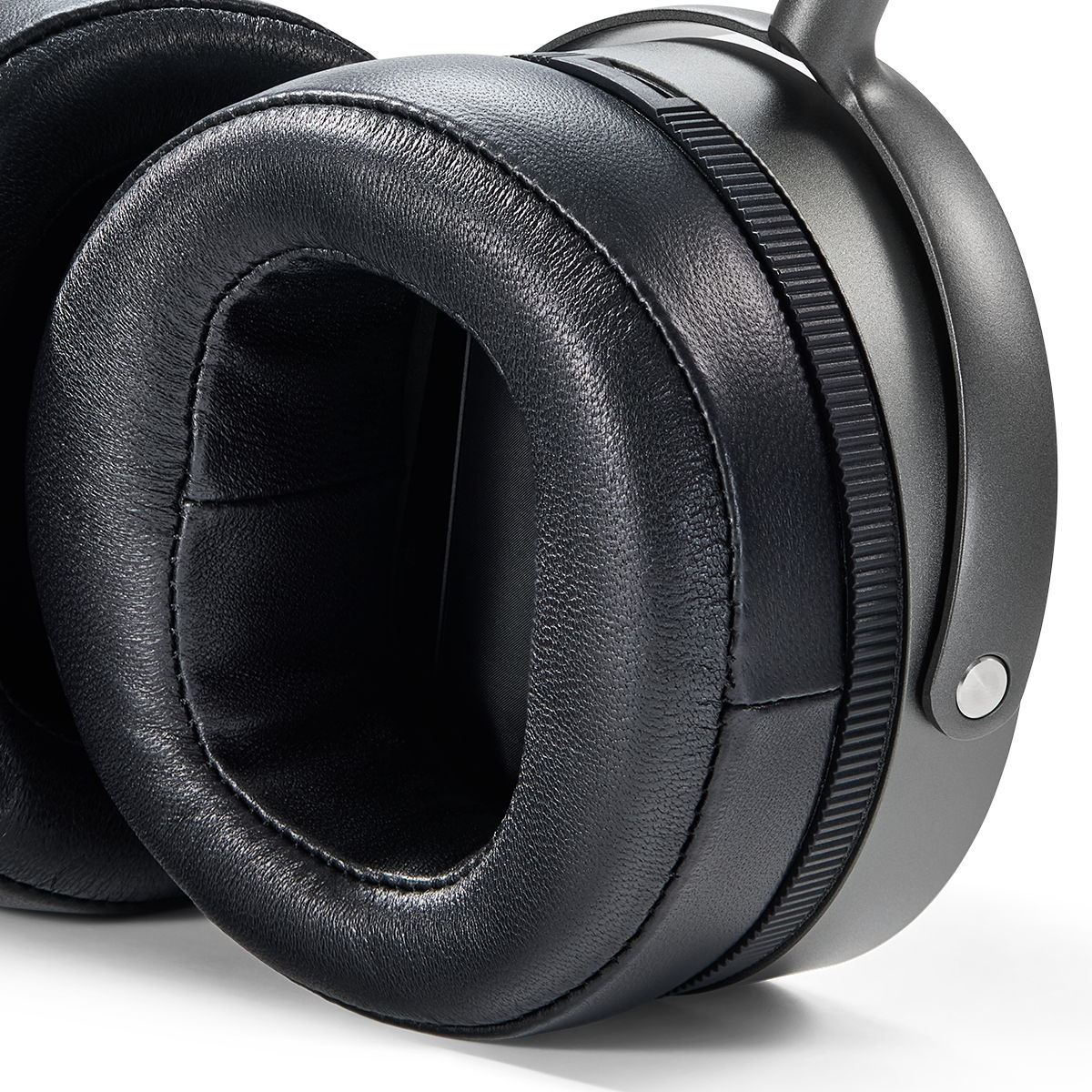 AUDEZE MM-520  OPEN-BACK PROFESSIONAL HEADPHONES
