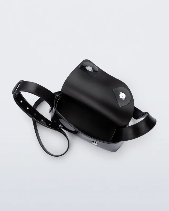 MELISSA CROSS BAG HANDBAGS  BLACK