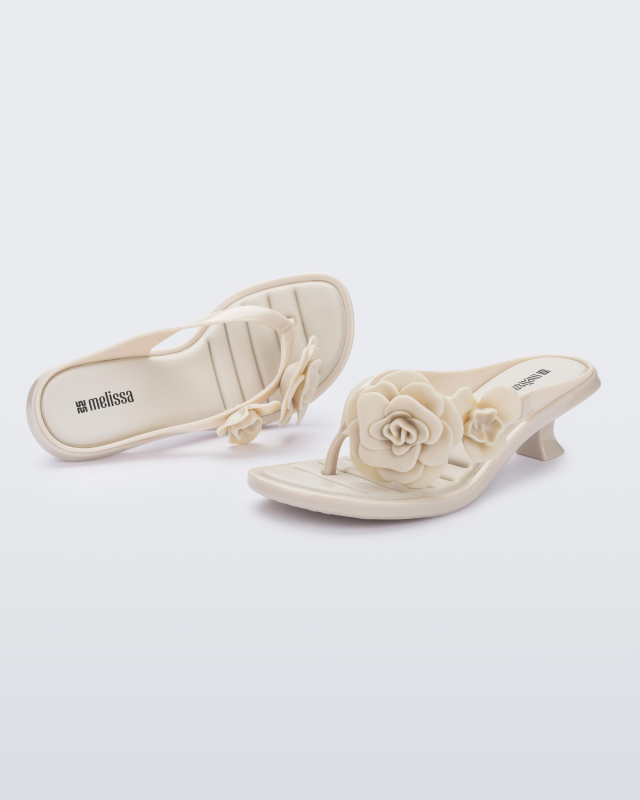MELISSA KITTEN HEEL PETALS  BEIGE