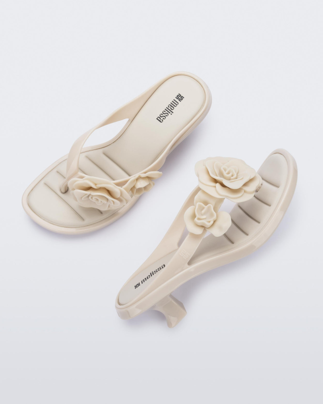 MELISSA KITTEN HEEL PETALS  BEIGE