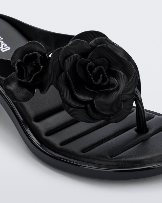 MELISSA KITTEN HEEL PETALS  BLACK