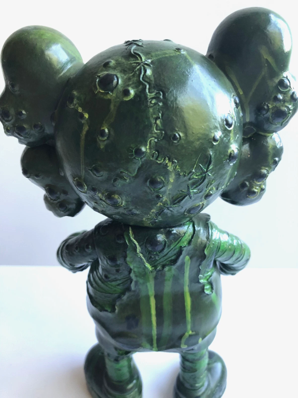 KAWS X PUSHEAD COMPANION VINYL MEDICOM ORIGINAL FAKE GREEN FIGURE ONLY AUTHENTIC