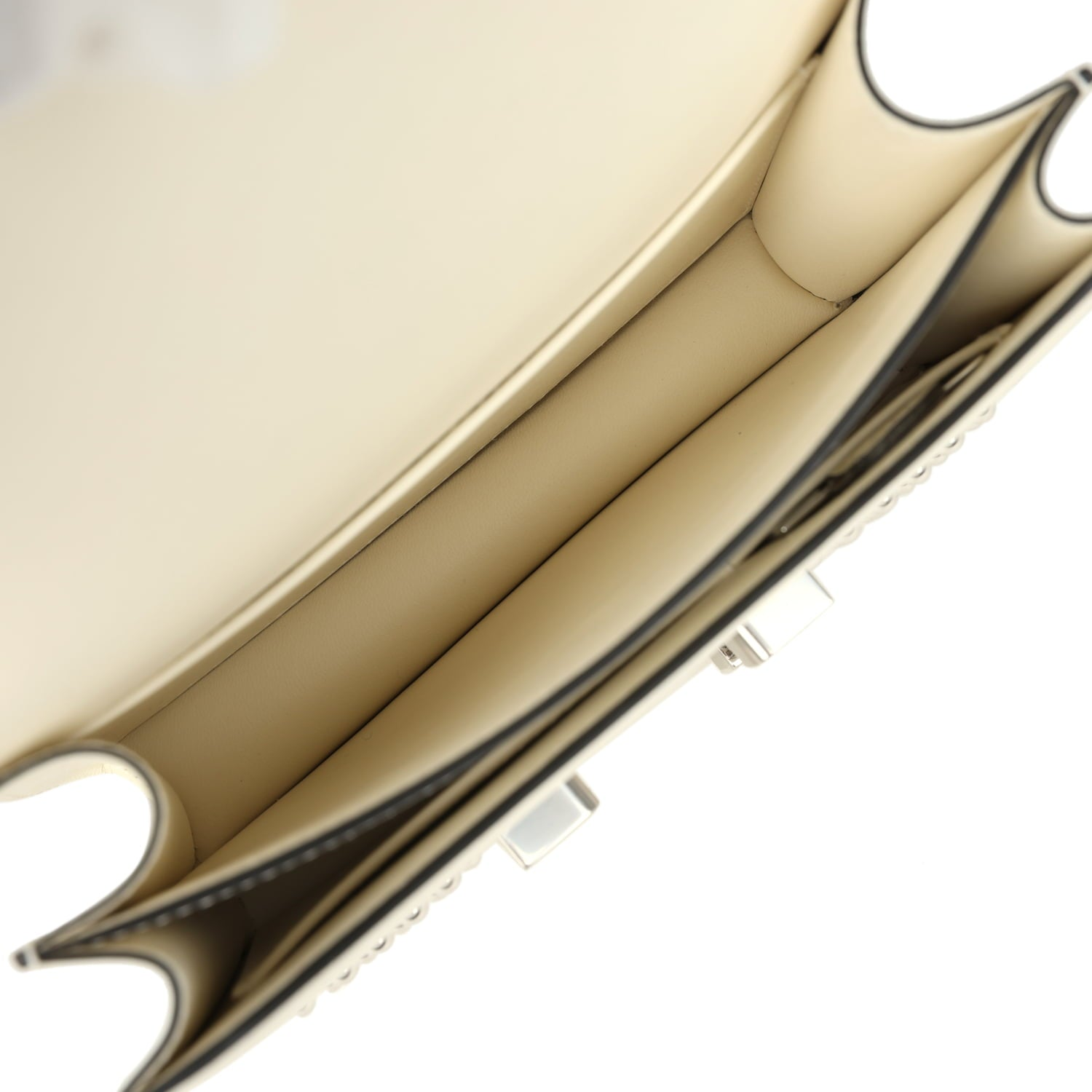 HERMèS CONSTANCE 18 CLOUTé CREAM BOX PALLADIUM HARDWARE