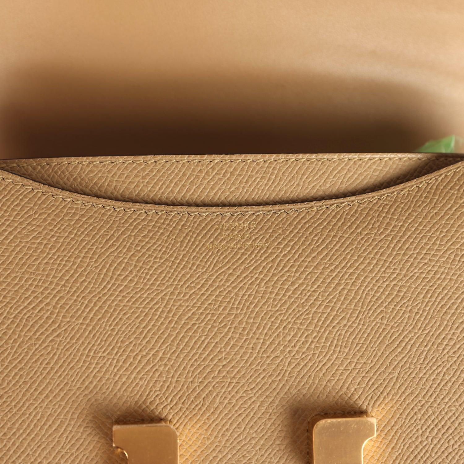 HERMèS CONSTANCE 18 POUSSIERE EPSOM GOLD HARDWARE