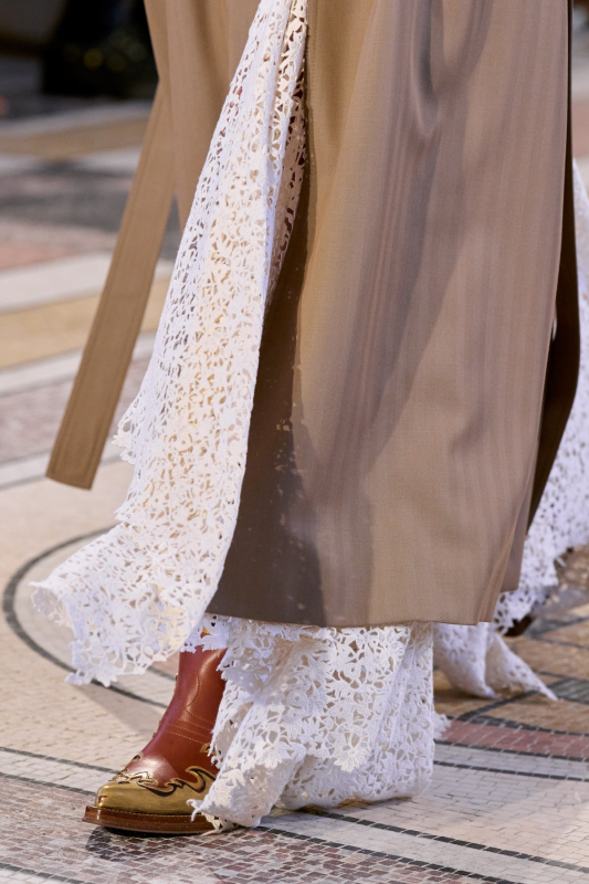 GABRIELA HEARTS  HAND PAINTED CAPITANA COWBOY BOOT IN GOLD LEATHER  GOLD