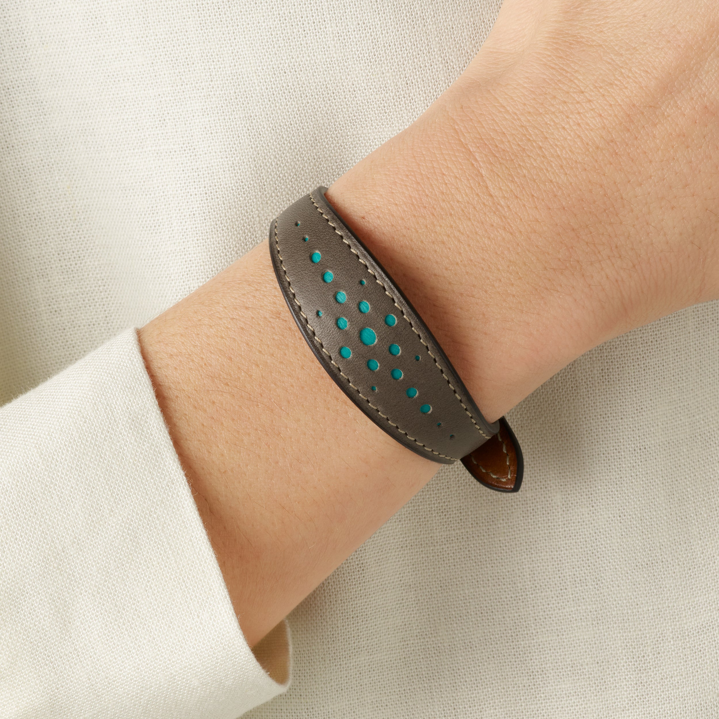 JOSEPH DUCLOS SAINT-CLAIR OGIVE BRACELET IN ARDOISE HéRITAGE LEATHER