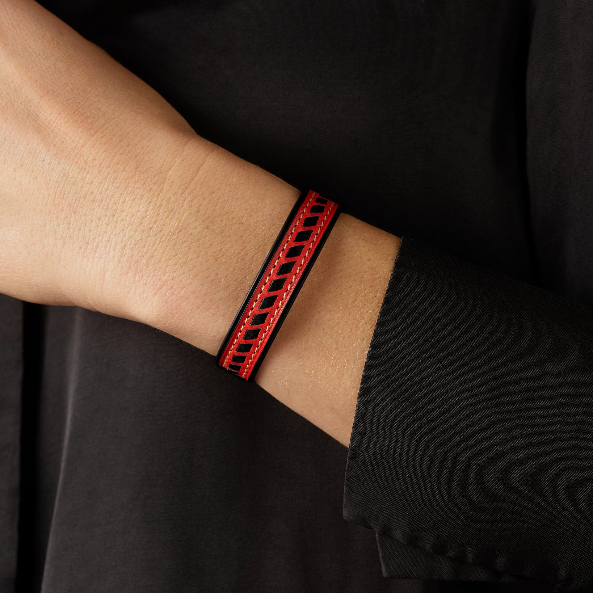 JOSEPH DUCLOS SAINT-CLAIR TRESSé BRACELET IN COQUELICOT HéRITAGE LEATHER