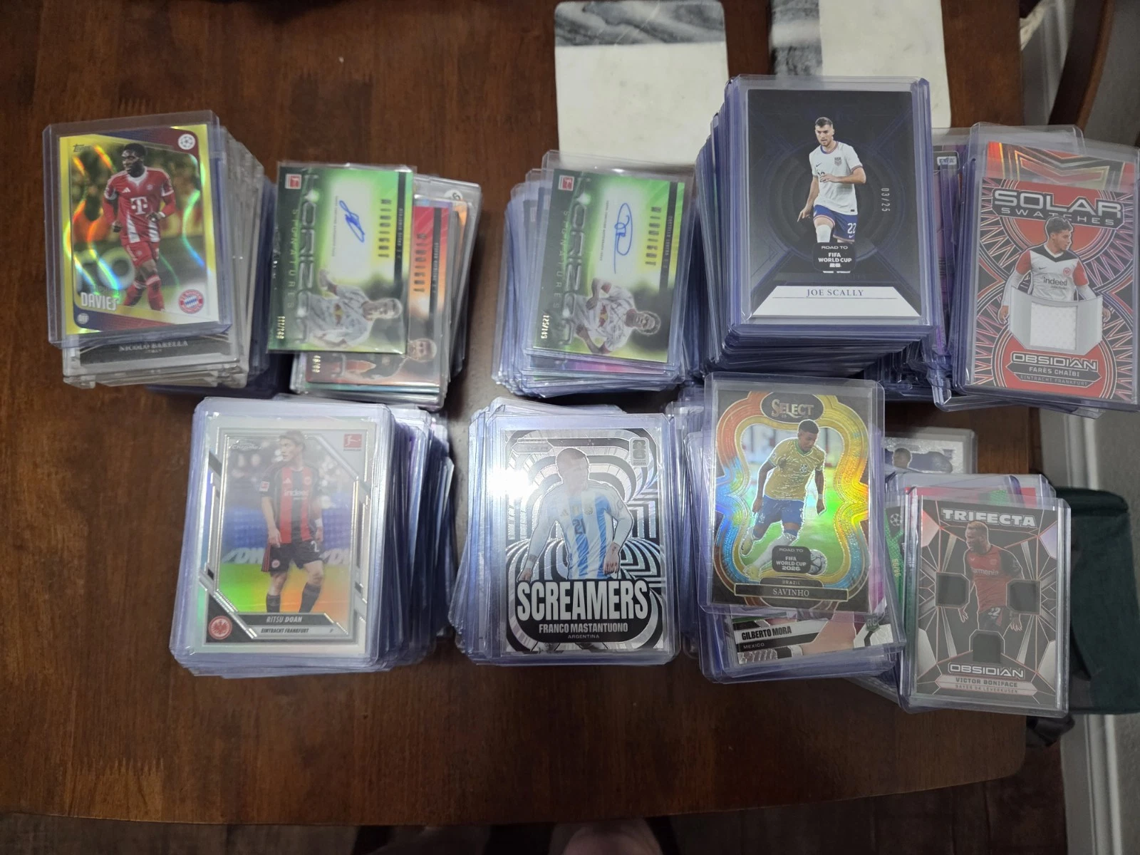 TOPPS 400+ SOCCER CARD LOT AUTO, NUMBERED, SSP, REFRACTOR AND MORE.