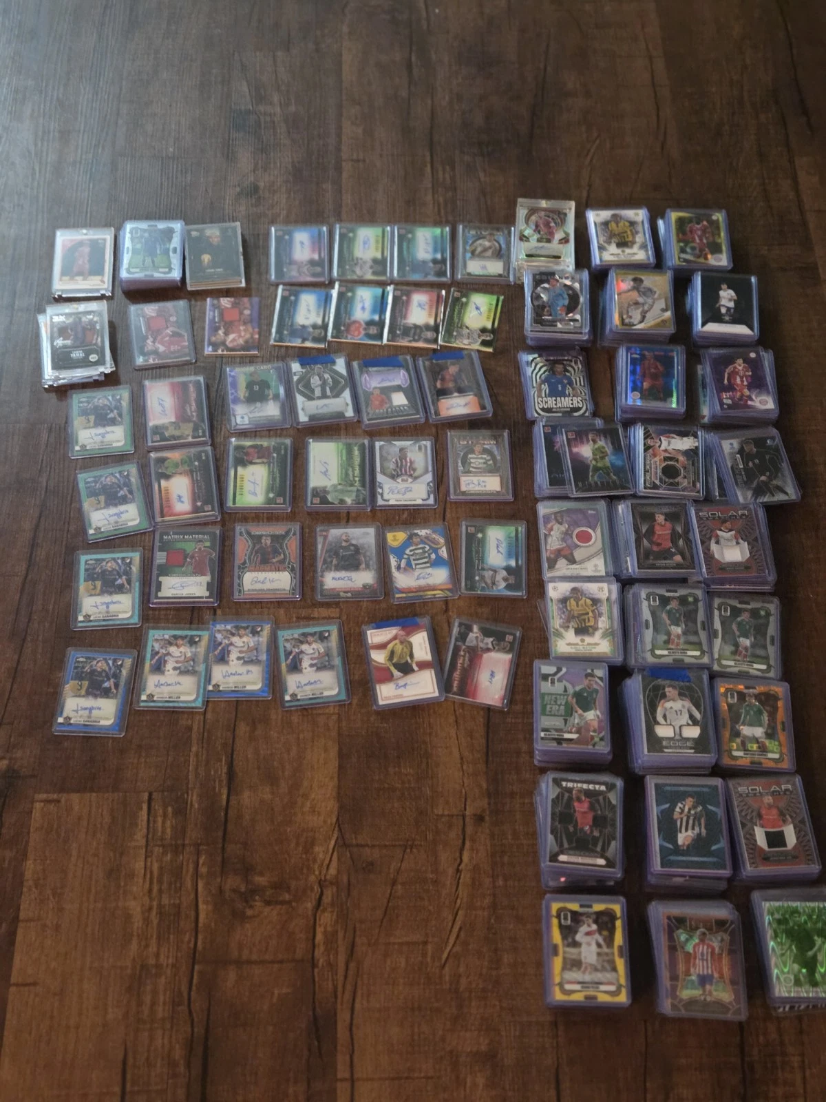 TOPPS 400+ SOCCER CARD LOT AUTO, NUMBERED, SSP, REFRACTOR AND MORE.
