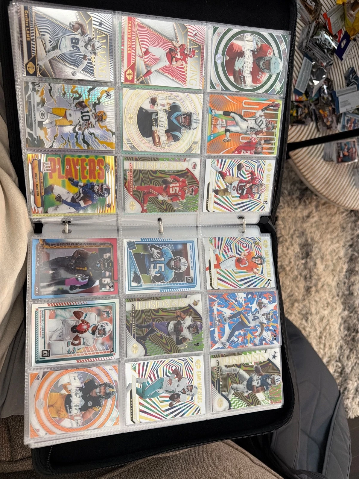 TOPPS LOT OF 575 FOOTBALL CARDS(500)INSERTS, PARALLELS, PATCHES,NUMBERED,AND AUTOS