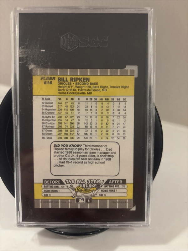 DONRUSS - DOWNTOWN! SHEDEUR SANDERS #17 (RC) PSA GRADED 8 2025