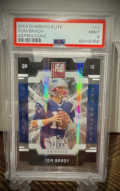 DONRUSS ELITE - TOM BRADY #57 ASPIRATIONS DIE-CUT /88 2009